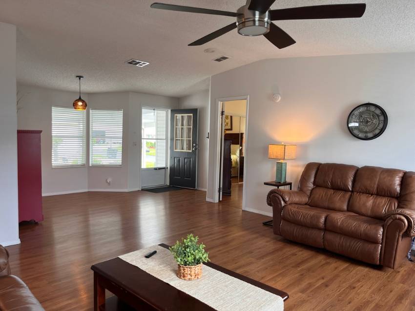 1276 Las Brisas Lane a Winter Haven, FL Mobile or Manufactured Home for Sale